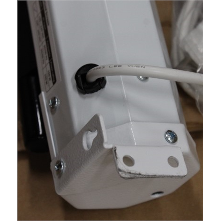 SALE OUT. SALE OUT. Elite Screens | Spectrum Series | Electric120V | Diagonal 120 " | 4:3 | Viewable screen width (W) 244 cm | White | DAMAGED PACKAGING, DENT ON SIDE, DAMAGED PAINT - Image 5