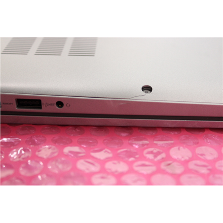 SALE OUT. | SALE OUT. Dell | Latitude 5450 | 14 " | IPS | FHD | 1920 x 1080 pixels | Anti-glare | Intel Ultra 5 | 135U | 16 GB | DDR5 | Solid-state drive capacity 512 GB | Intel Integrated Graphics | Windows 11 Pro | 802.11ax | Bluetooth version 5.3 | WWAN ready | Keyboard language Estonian | Keyboard backlit | Warranty 29 month(s) | DAMAGE ON THE RIGHT EDGE OF HOUSING - Image 2